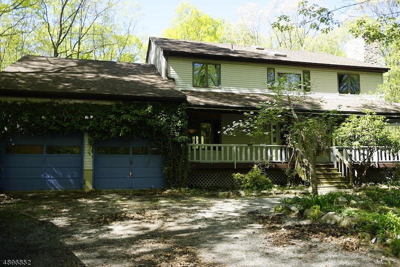 21 Henderson Rd - Photo 1