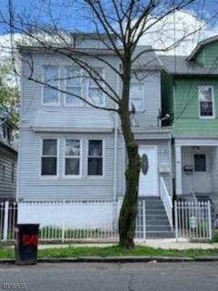 374 Myrtle Ave - Photo 1