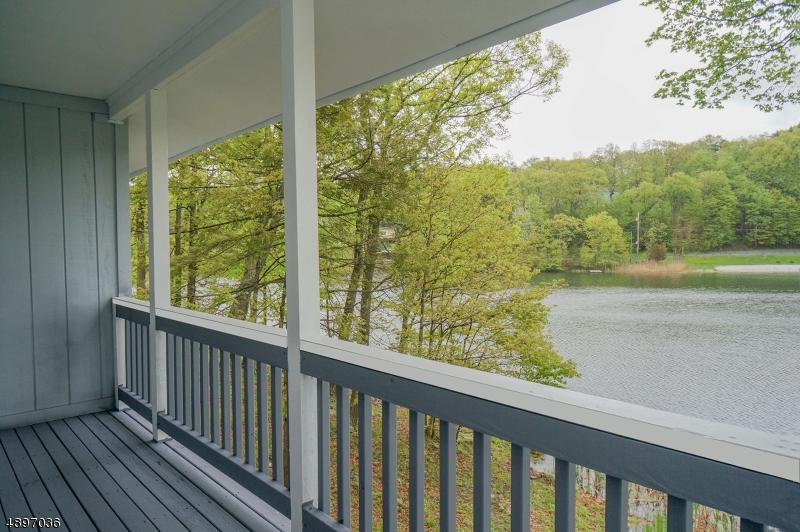 2 Lakeside Ct - Photo 1