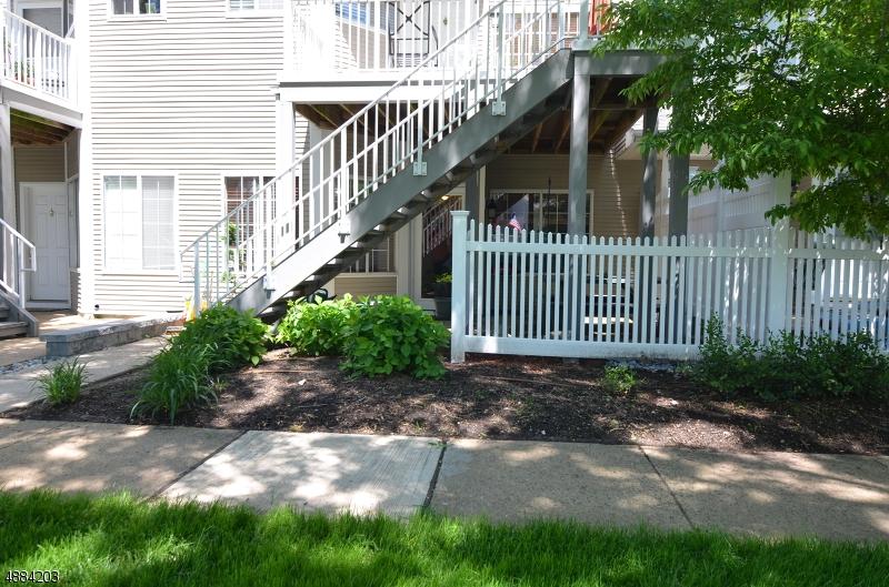 65 Ashley Ct - Photo 1