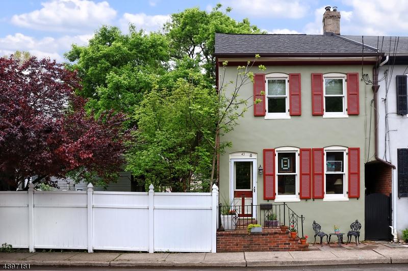 43 N Franklin St - Photo 1