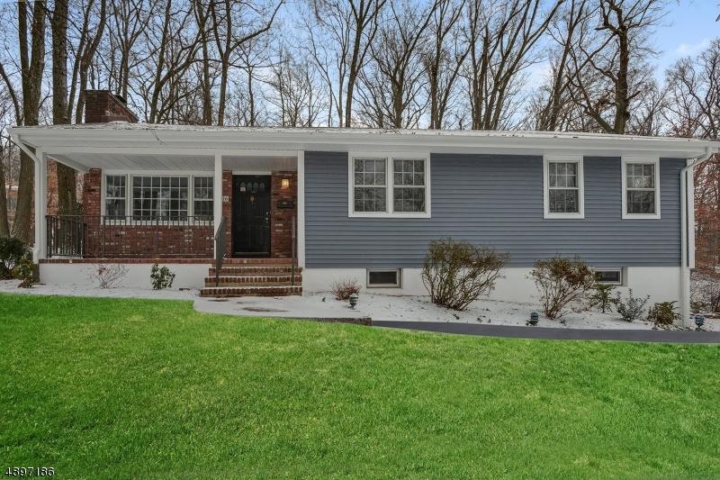 16 Webster Dr - Photo 1