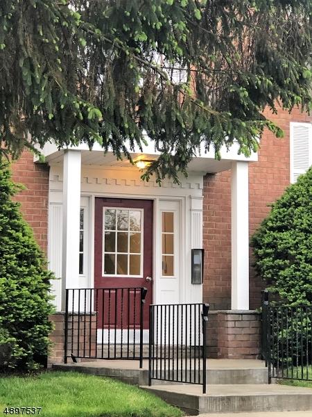 565 Grove St - Photo 1