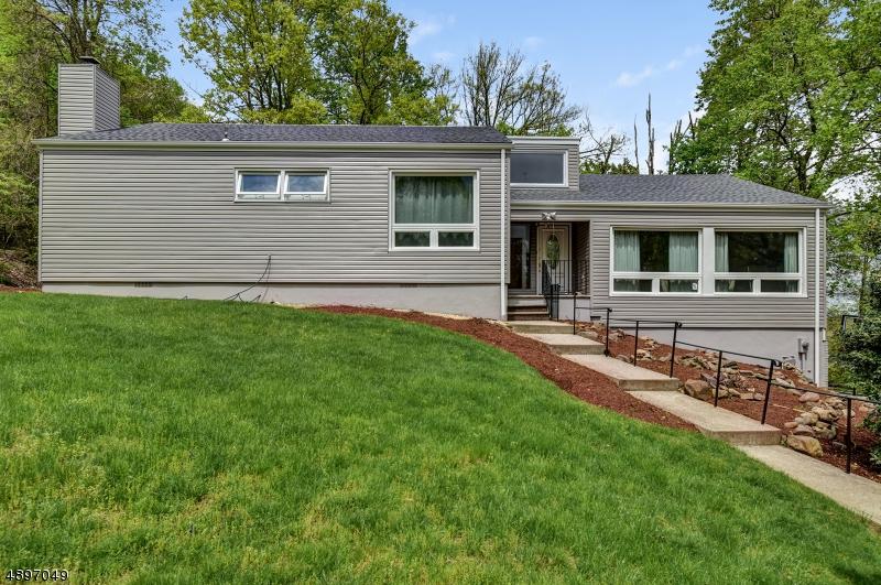 4 Chapel Hill Ct - Photo 1