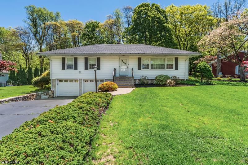 8 La Malfa Rd - Photo 1