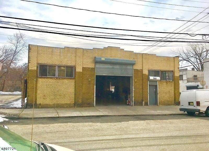 702 S 12Th St - Photo 1
