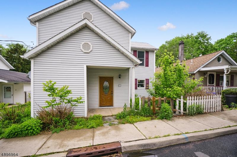 33 E Grand St - Photo 1
