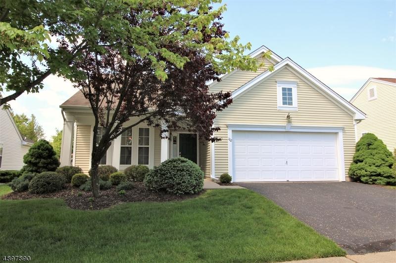 102 Kensington Cir - Photo 1