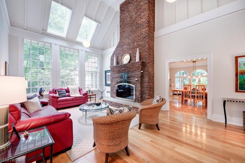 9 Ferncliff Ter - Photo 1