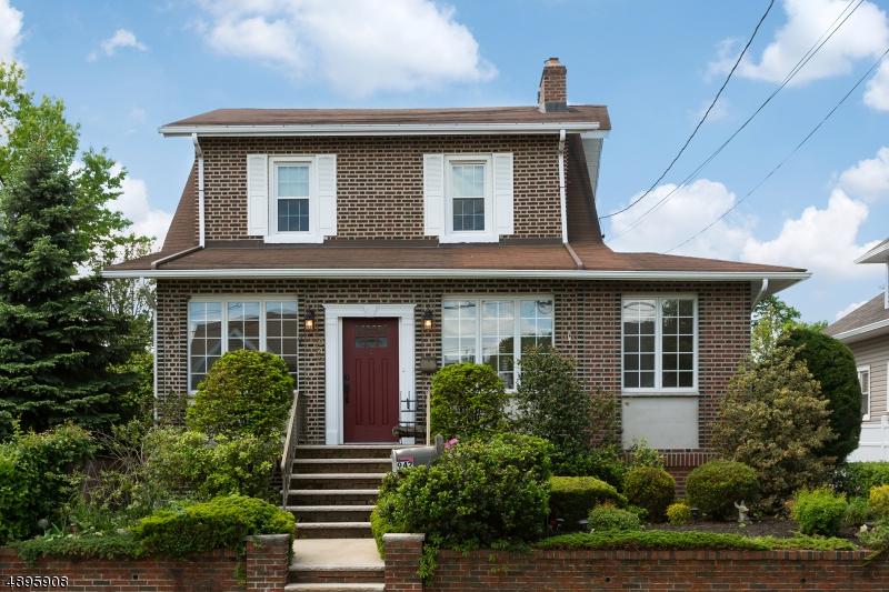 942 York St - Photo 1