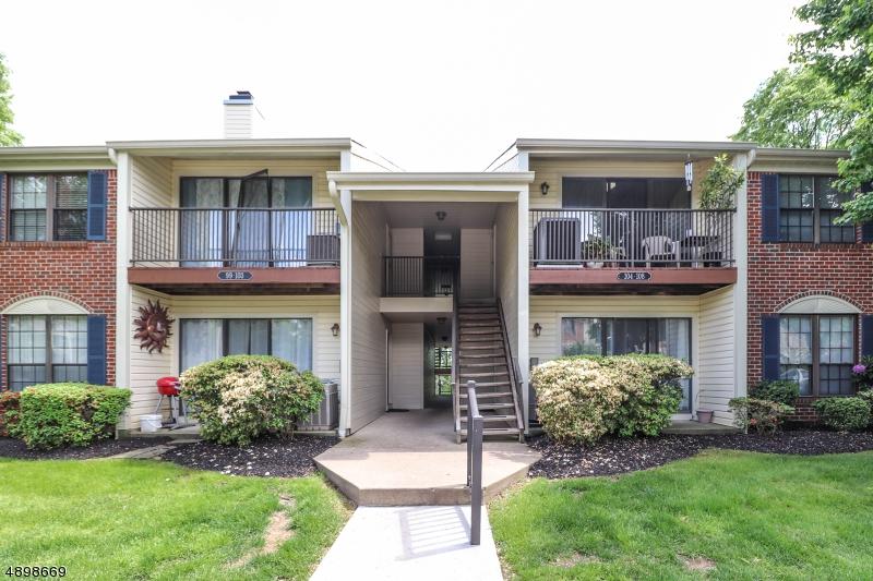 104 Woodward Ln - Photo 1