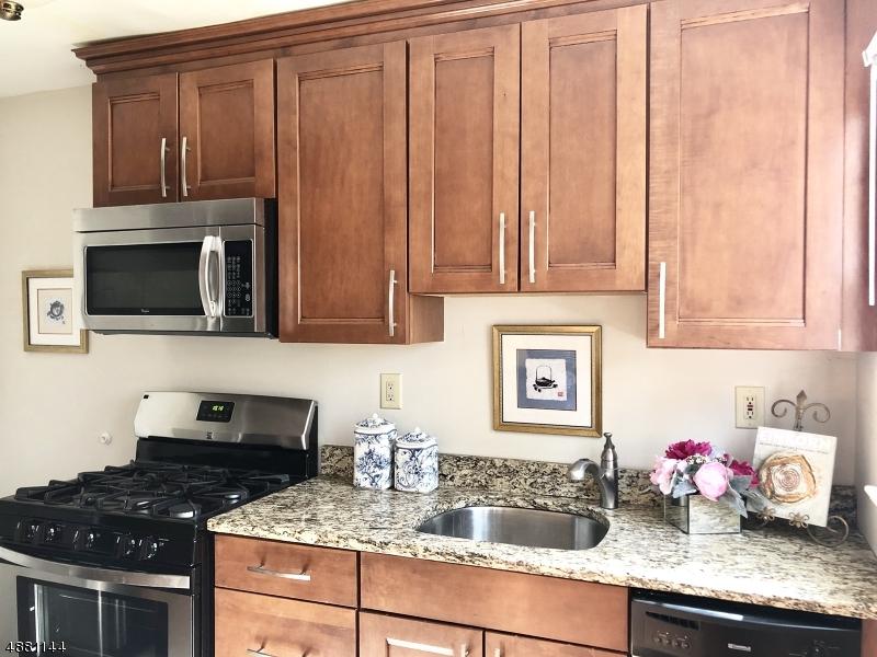 417 Morris Ave Unit 44 - Photo 1