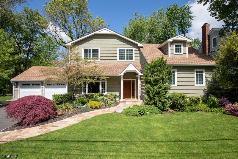 14 Gates Ave - Photo 1