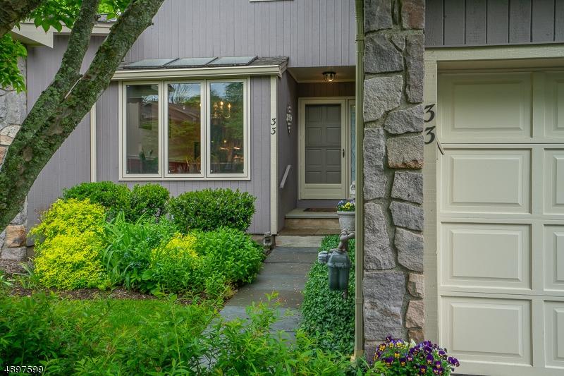 33 Roberts Cir - Photo 1