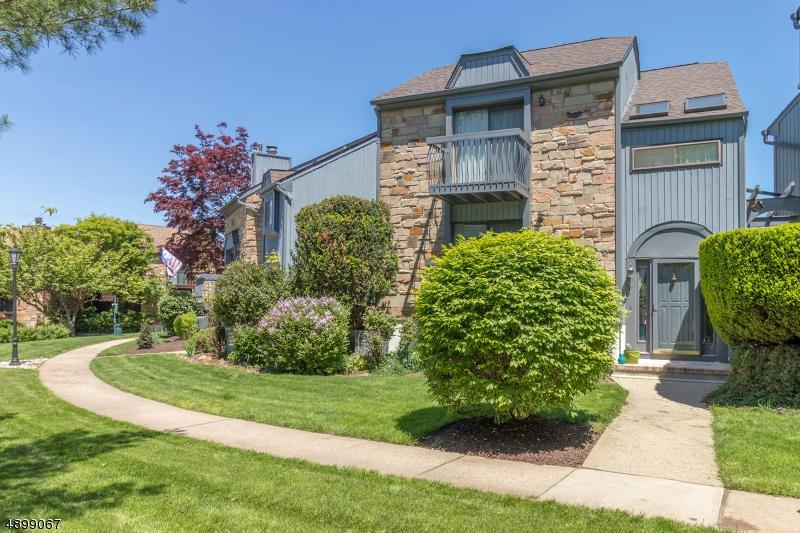 42 Kensington Ct - Photo 1