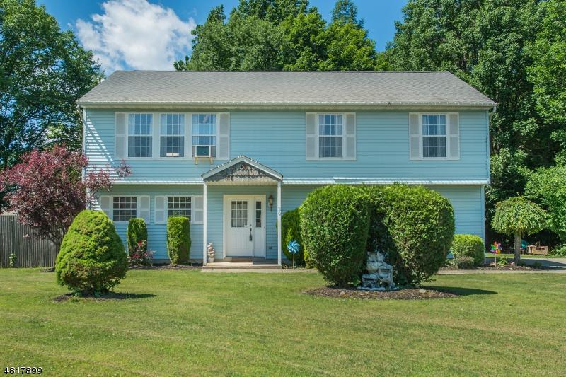 20 Bobby Ln - Photo 1