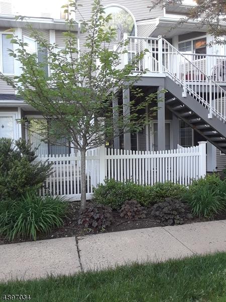 43 Ashley Ct - Photo 1