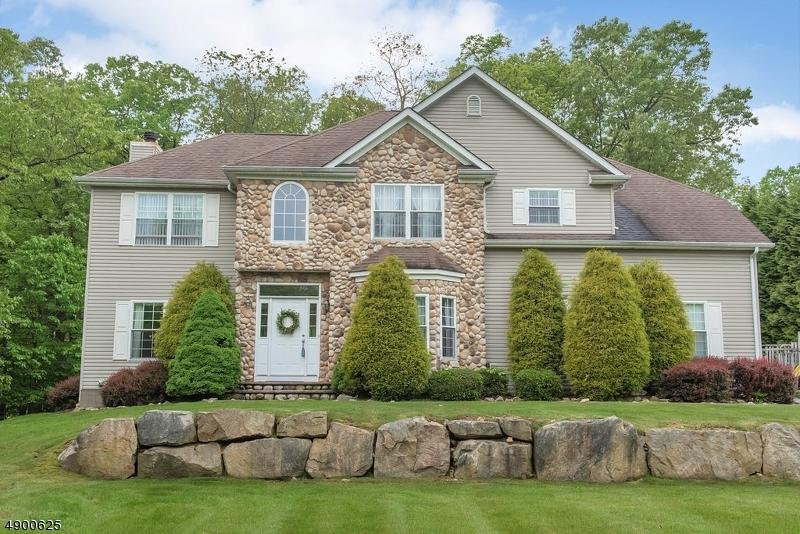 13 Manor Dr - Photo 1
