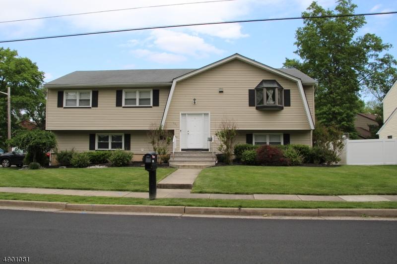 126 Mundy Ave - Photo 1