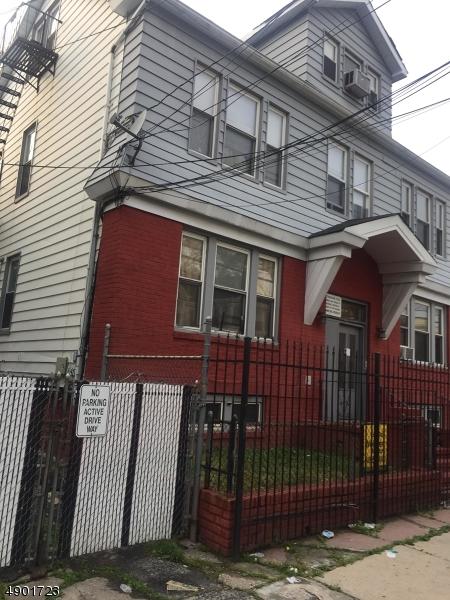 417 Leslie St - Photo 1