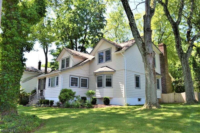 211 Pinelynn Rd - Photo 1