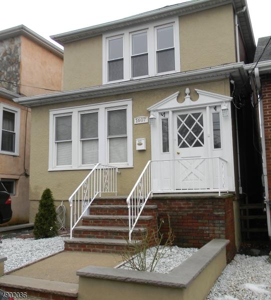 1607 77TH ST - Photo 1