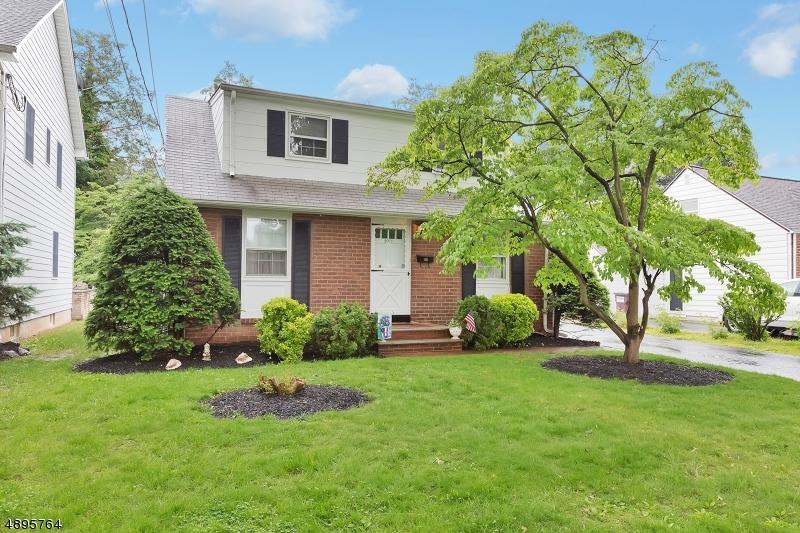2076 Grand St - Photo 1
