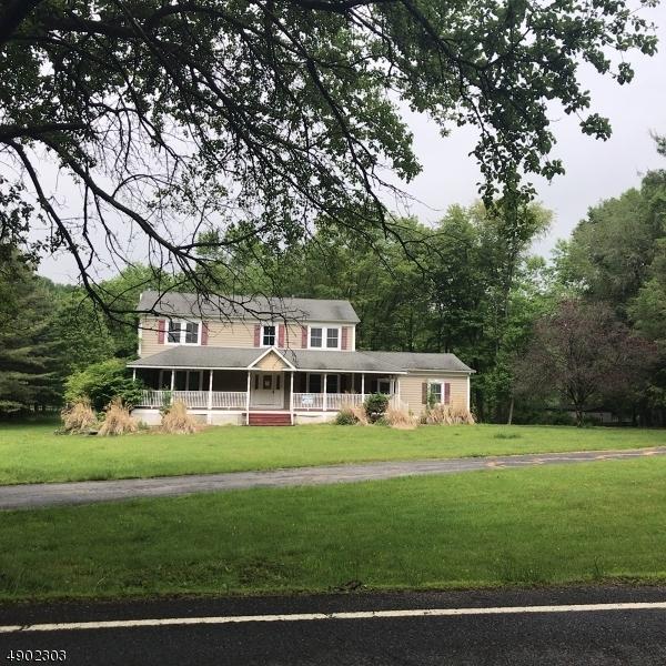 117 Wantage Ave - Photo 1