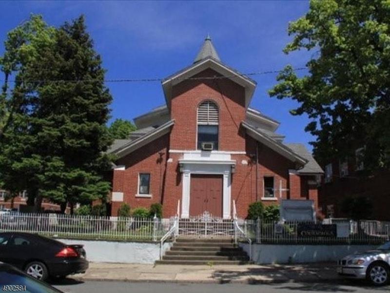 110 Cambridge Ave - Photo 1