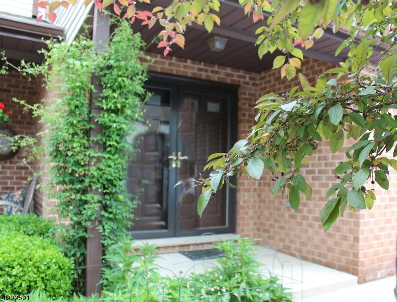 13 Betty Ct - Photo 1