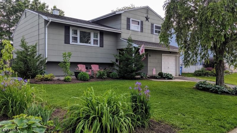 18 Schoolhouse Ln - Photo 1
