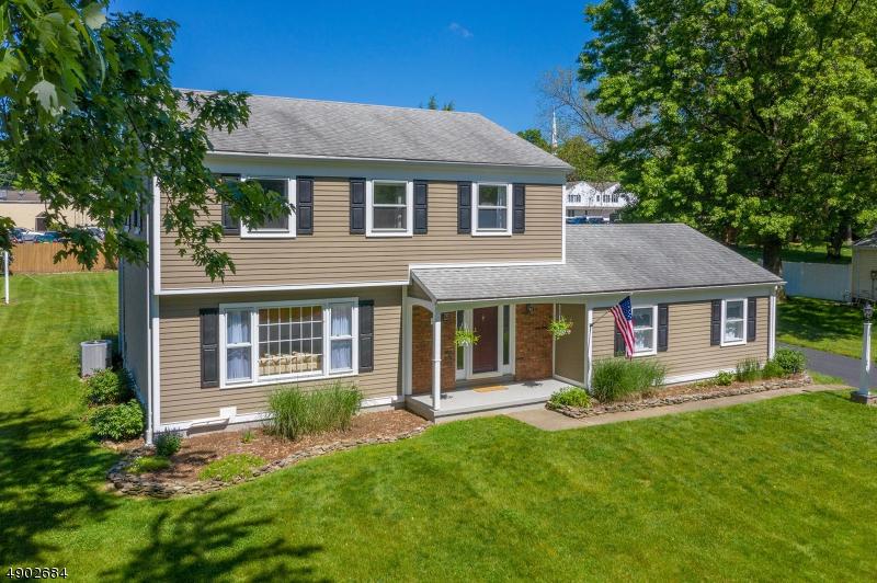 44 Cloverhill Dr - Photo 1