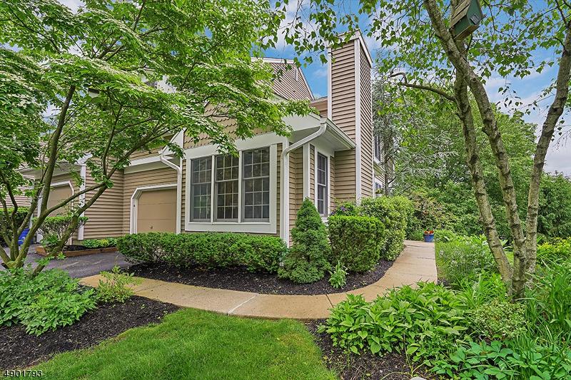 4 Spencer Ln - Photo 1