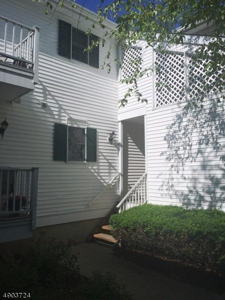 46 Smithfield Ct - Photo 1