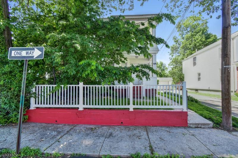 44 Thomas St - Photo 1