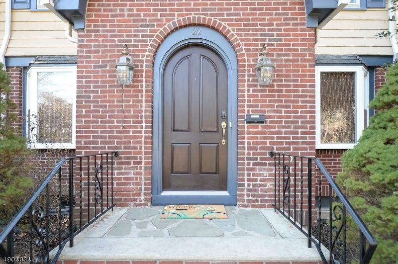 22 Midwood Ave - Photo 1