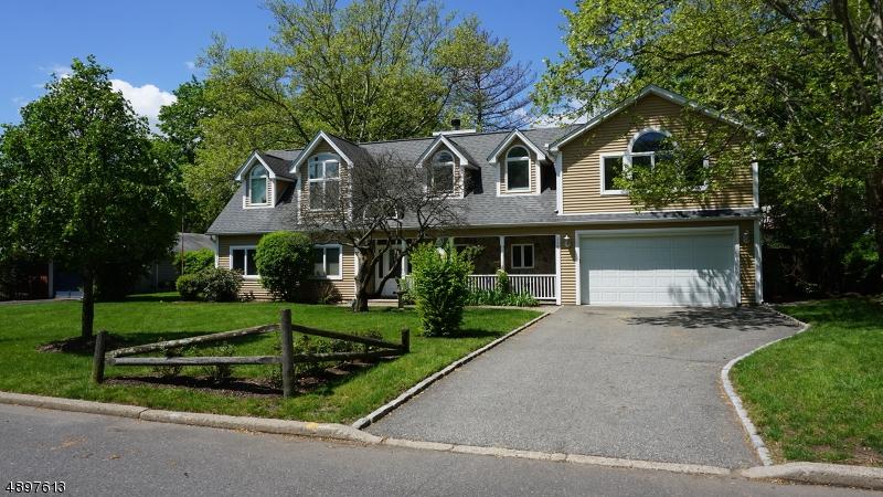 135 Ramview Ave - Photo 1