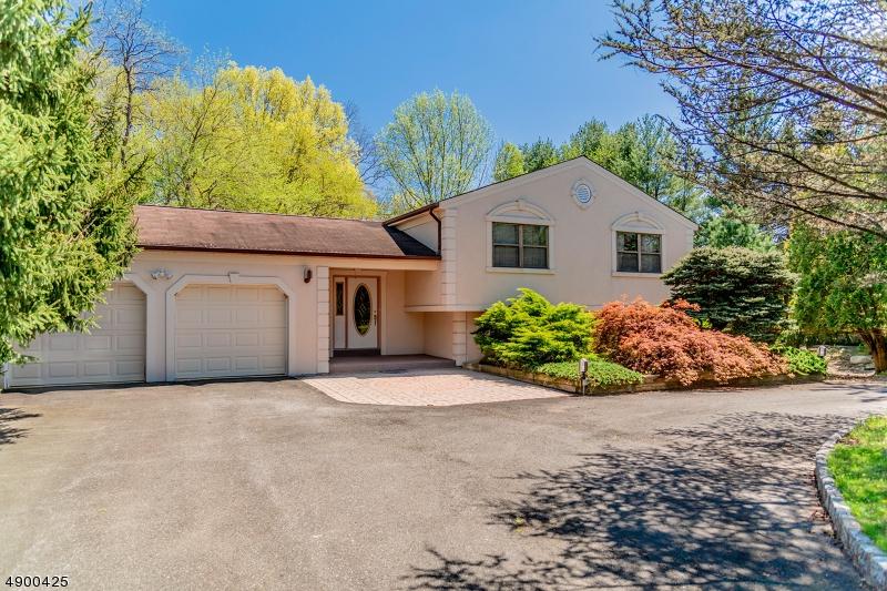 9 Forman Ave - Photo 1