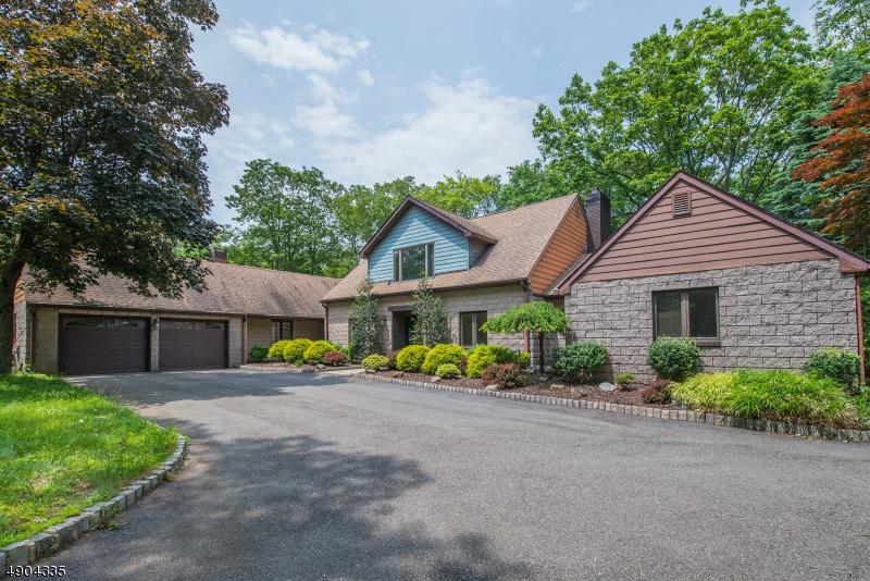 128 Mount Pleasant Avenue - Photo 1