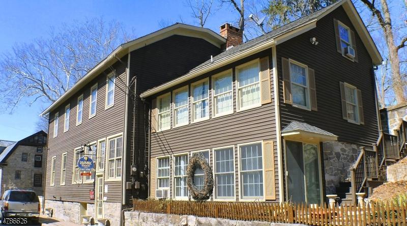 8 Main St - Photo 1