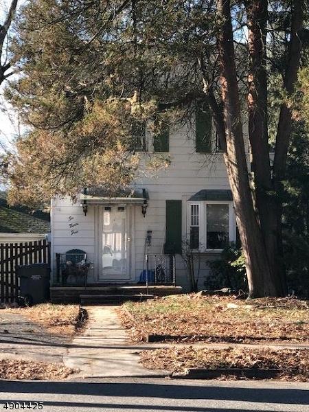 635 Main St - Photo 1