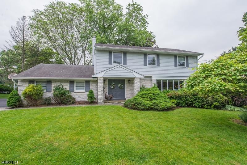 16 Ruskin Ct - Photo 1