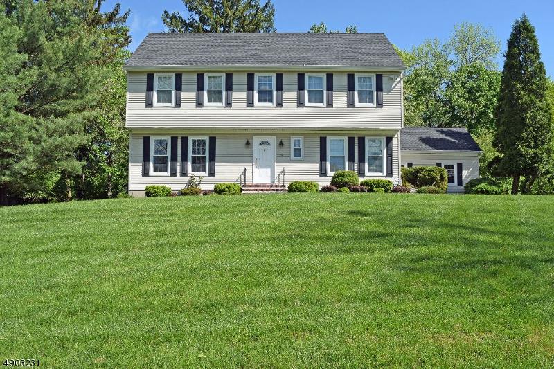 10 Compton Ct - Photo 1