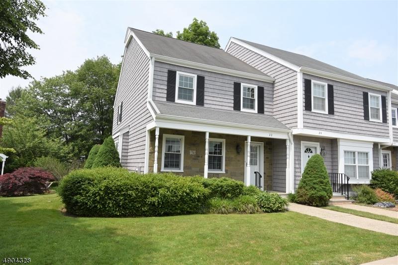 22 Hampshire Dr - Photo 1