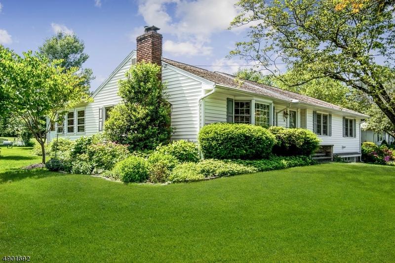 39 Crest Dr - Photo 1