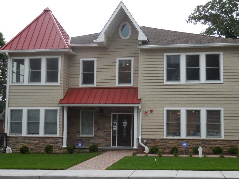 180 Centre St - Photo 1