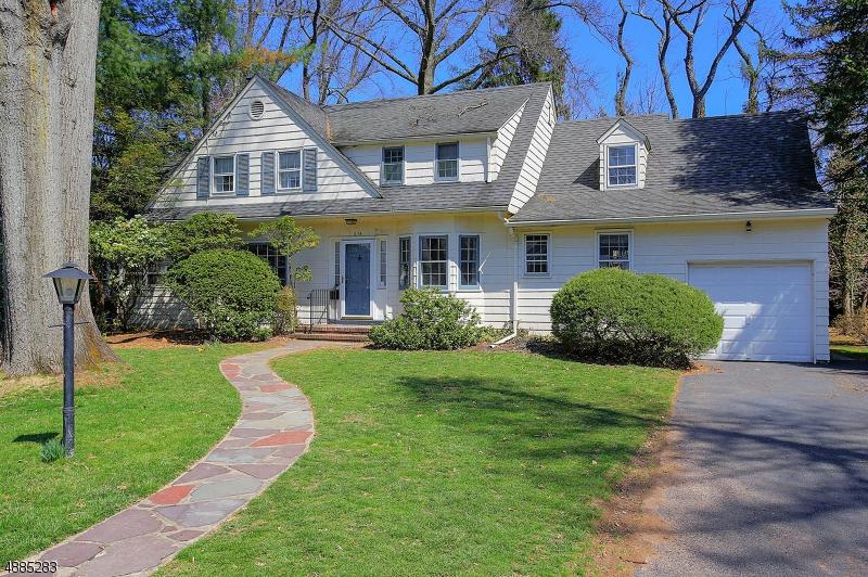 214 Jefferson Ave - Photo 1