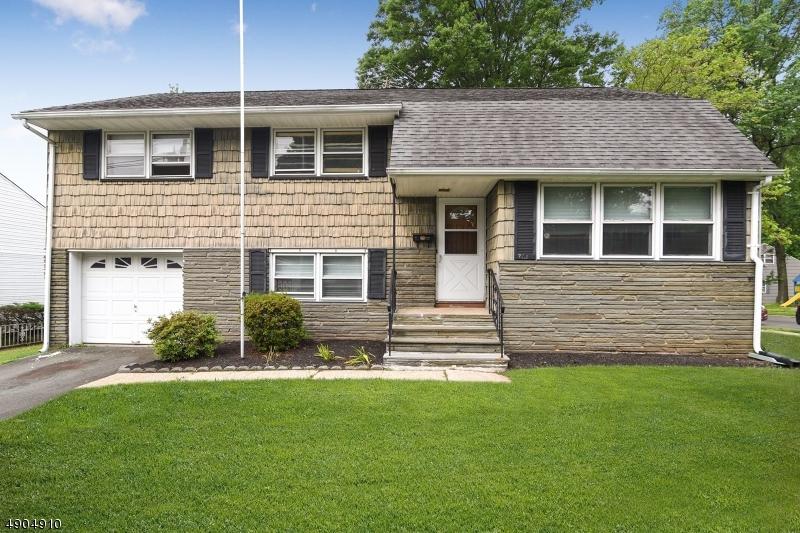 714 Pine St - Photo 1