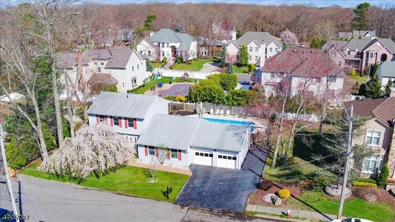 4 Anderson Ave - Photo 1