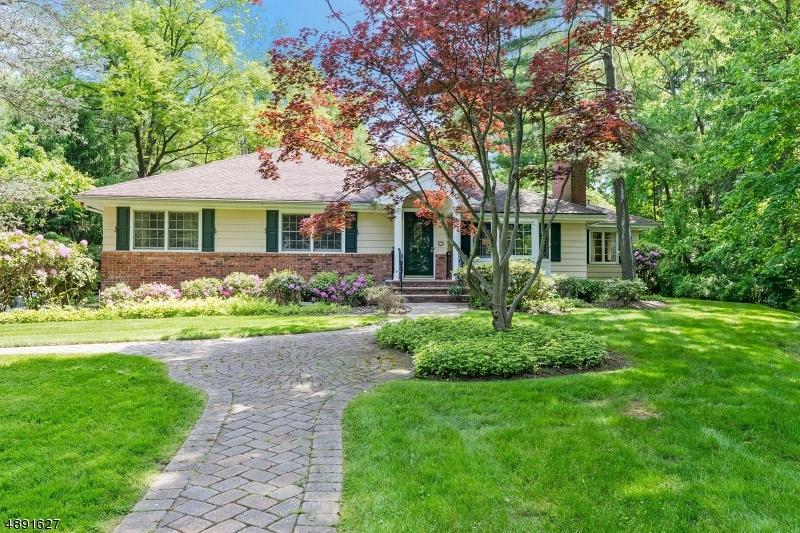 83 Pine Way - Photo 1